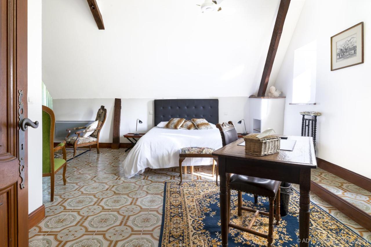 Le Vieux Chateau De * Hommes
