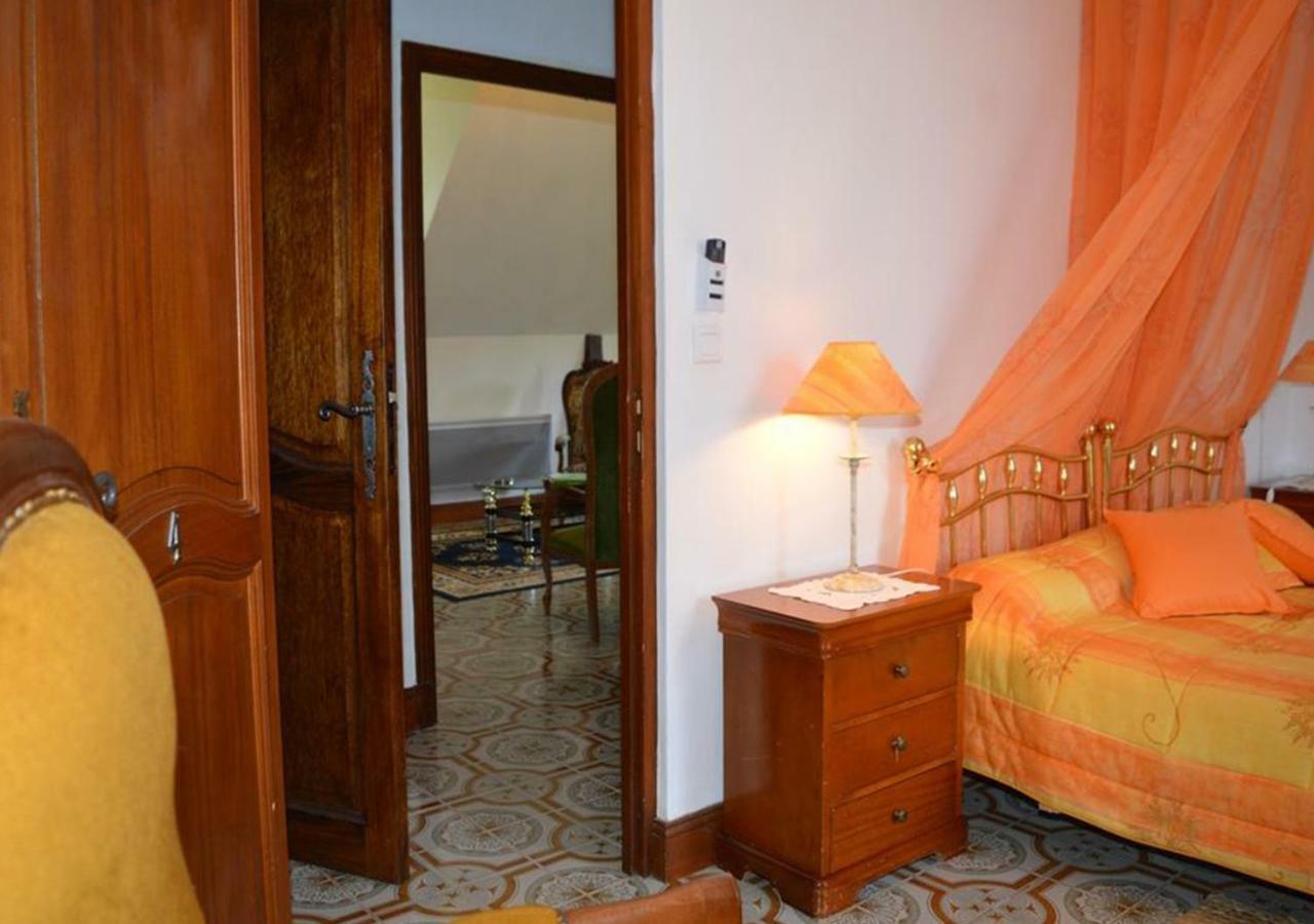 Le Vieux Chateau De * Hommes